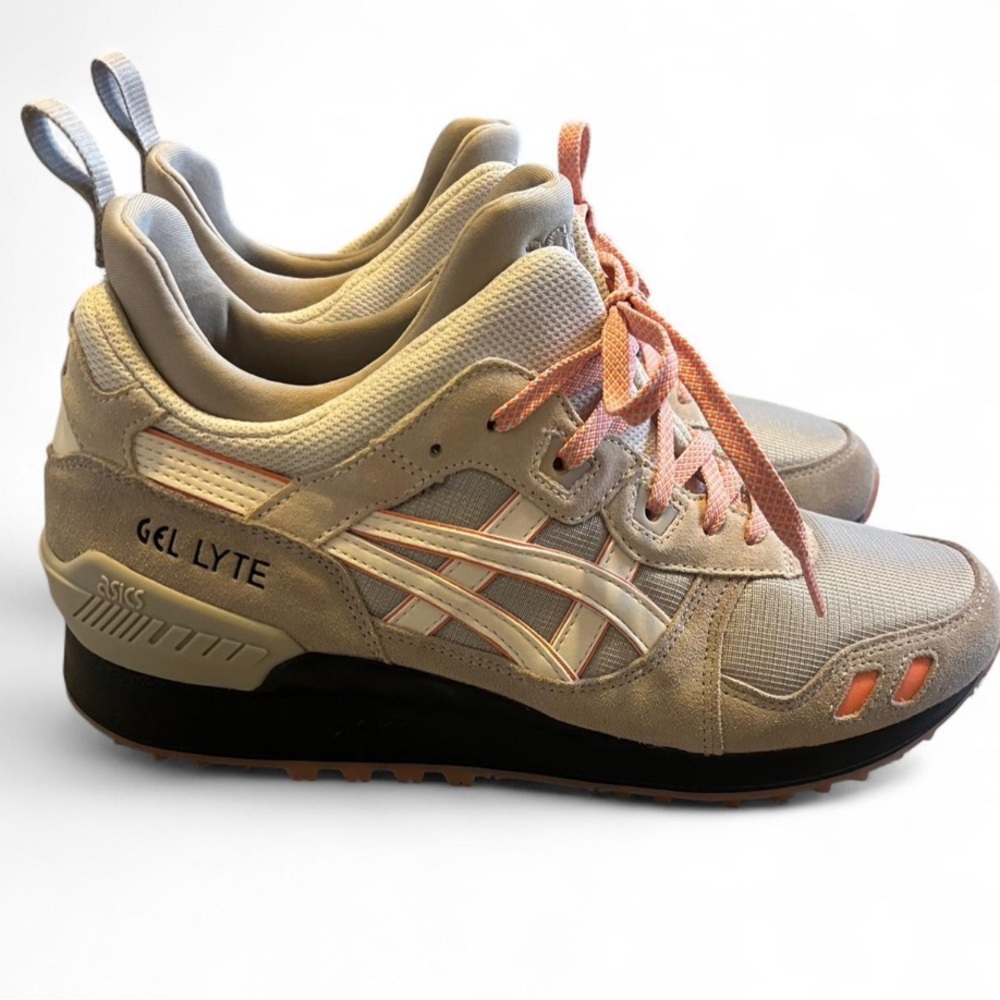 ASICS GEL-Lyte Beige Sneakers with Pink Accents